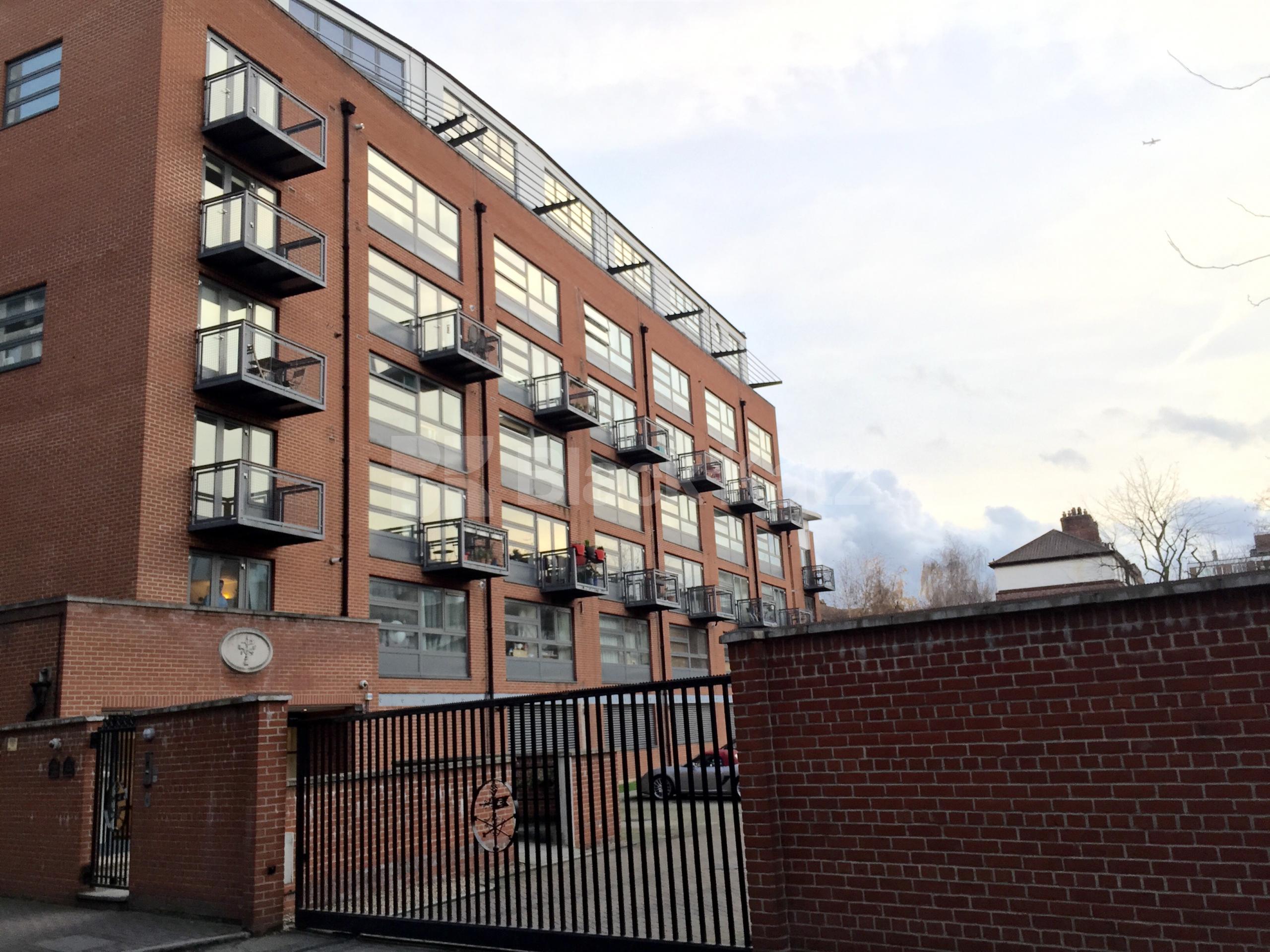 			NEW INSTRUCTION (Includes Parking), 2 Bedroom, 1 bath, 1 reception Apartment			 Tanner Street, Tower Bridge SE1